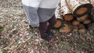 Lay down on that logs i wanna slap your naked pussy