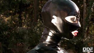 HouseOfTaboo_e268_415hotd1_1080_8000_Latex_Lucy_Adventures_of_a_Latex_Heroine