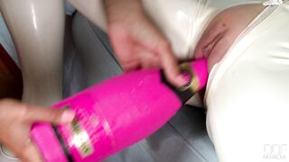 HouseOfTaboo_e376_501p2hotd1_1080_8000_Angelica_Heart_and_Latex_Lucy_Her_Life_as_a_Pet_[PT_2]