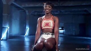 Ana Foxxx Giggles When Shocked and Comes Hard on Electricity!