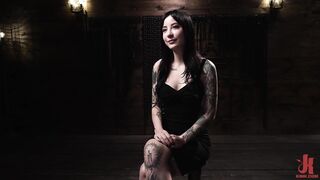 Charlotte Sartre: Extreme Bondage