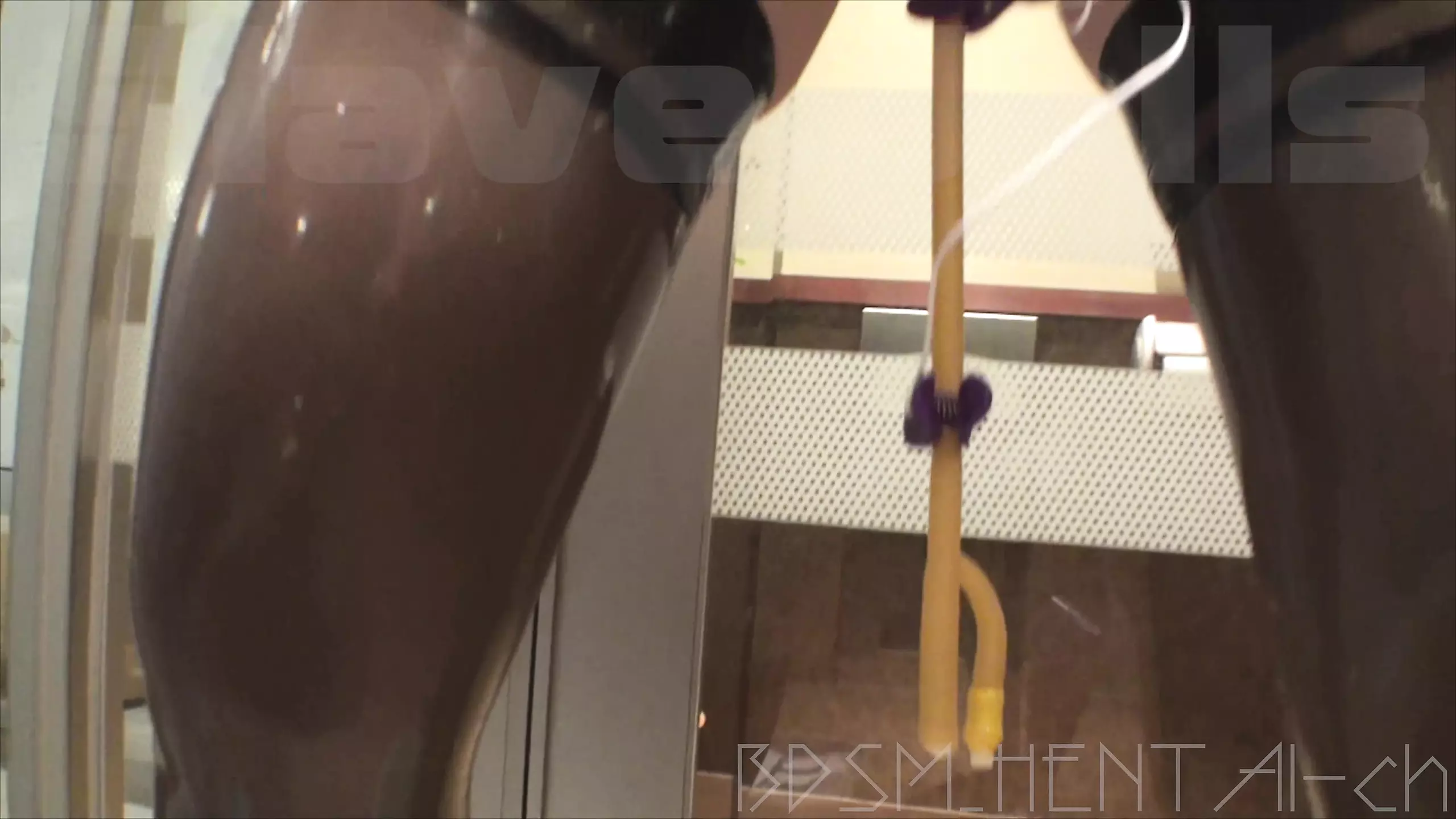 A thick catheter insertion- leading to juice leaking orgasm