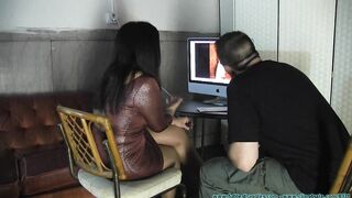 FutileStruggles - Photographer Teaches Foul Mouthed Rude Customer a Lesson 1