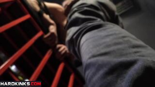 Hardkinks.com - Captive