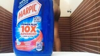 Man gay bhatharoom cleaning blowjob