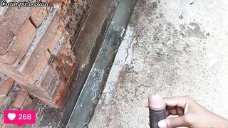 Gao ka ladka nanga hokar sabke samne mut diya