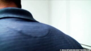 Kajira： Spanked in the Kitchen 