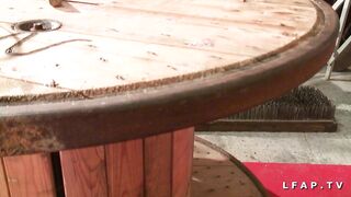 Mature francaise poilue corrigee dans un jeu bdsm