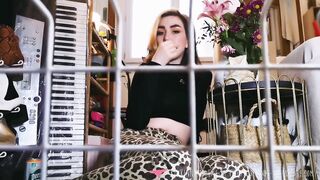 Vends-ta-culotte - POV - Submissive man in a cage humiliated by a sexy French dominatrix