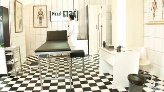 HouseOfTaboo_e009_196p1hotd1_720_6500_Frank_Gun_and_Sasha_Rose_Hot_schoolgirl_gets_ass-examined